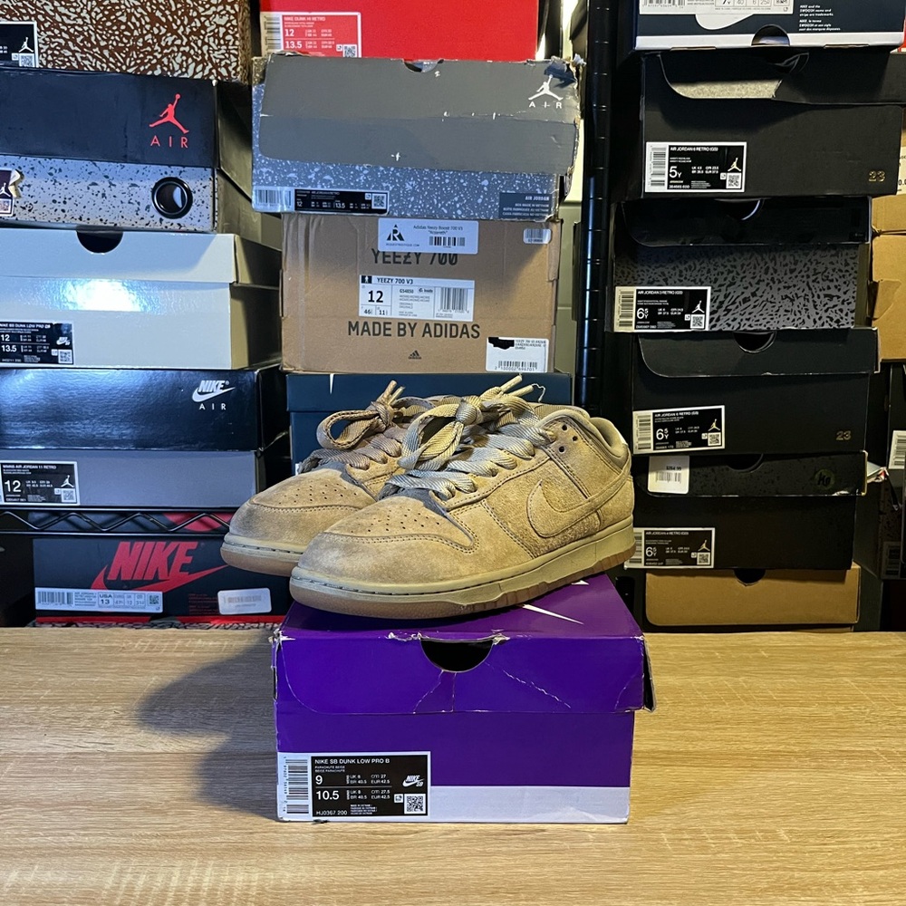 Nike Men's Brown Sneakers